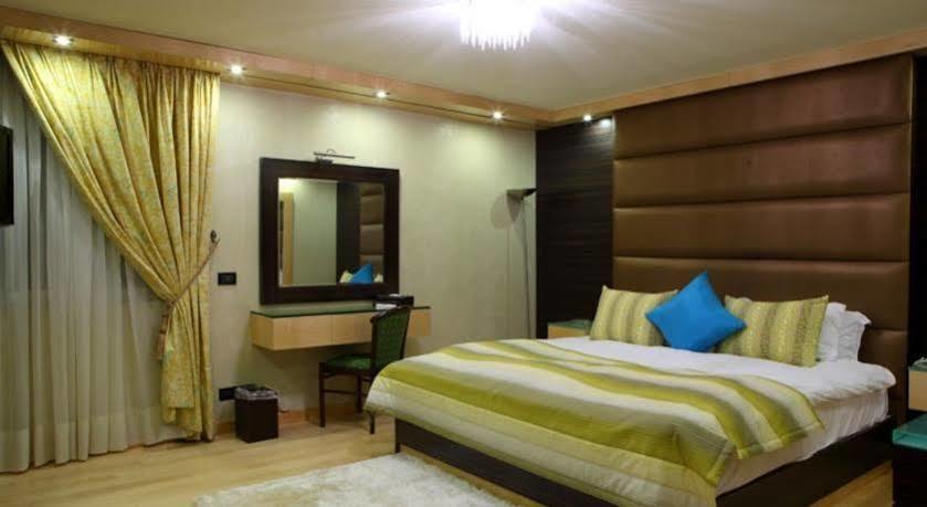 Lahoya Suites Бейрут Экстерьер фото